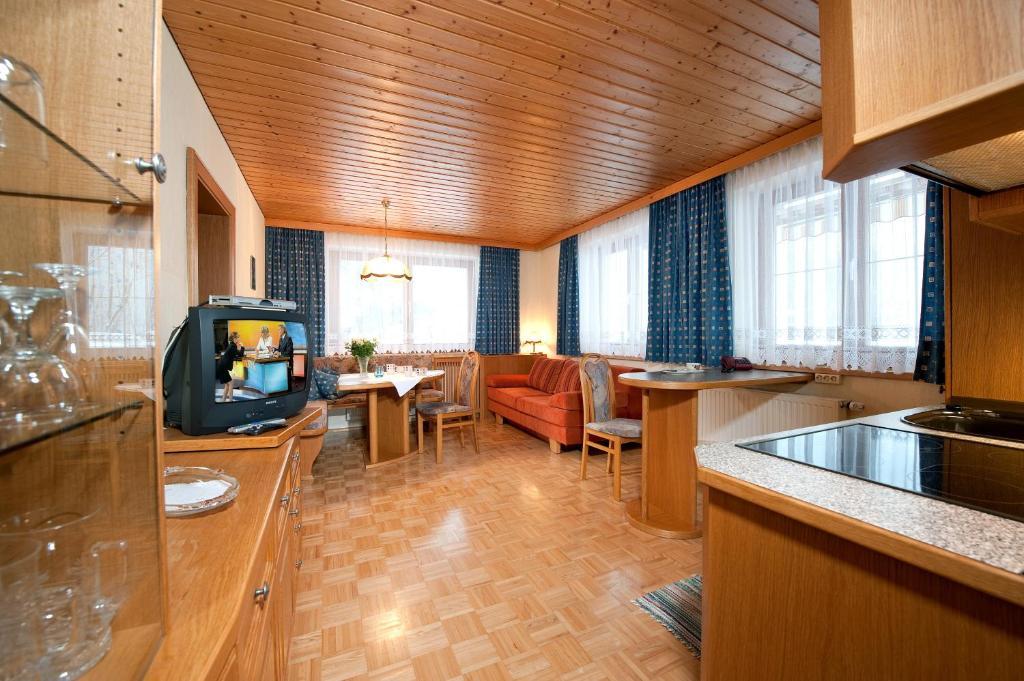 Haus Grutschnigg Lägenhet Bad Gastein Rum bild